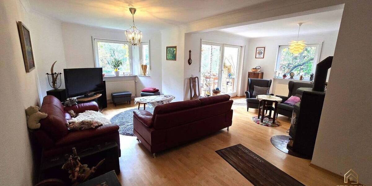 Doppelhaushälfte Dresden Schönfeld - 7 Zimmer, 130 m&sup2;, 450.000&euro; | Angebot:26043436