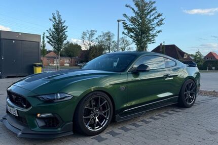 Ford Mustang 28.000 km 55.899 € Oldenburg 26129