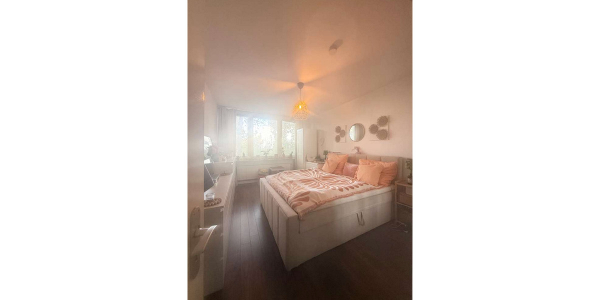 Etagenwohnung Düsseldorf Bilk - 2 Zimmer, 62 m&sup2;, 806&euro; | Angebot:25372632