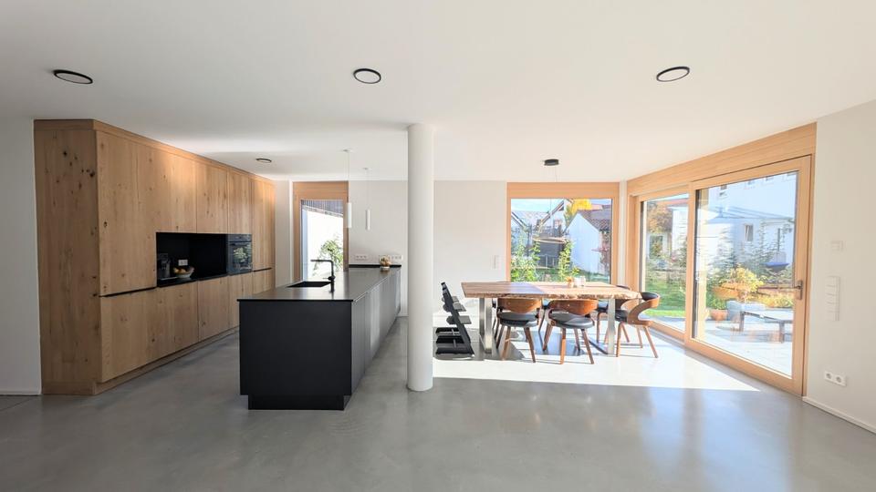 Privat: Wohnen wie im Doppelhaus - Luxuriöse 6,5 Zi. Maisonette 6 zimmer