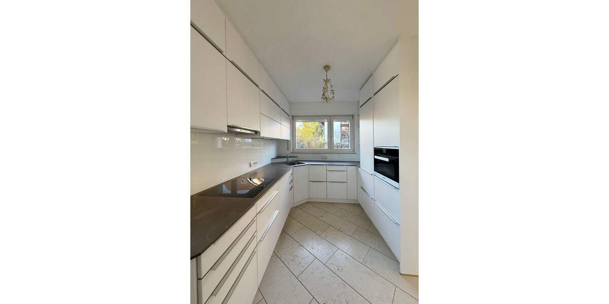 Mehrfamilienhaus, Wohnhaus Nürtingen - 5 Zimmer, 175 m&sup2;, 2.500&euro; | Angebot:25413258