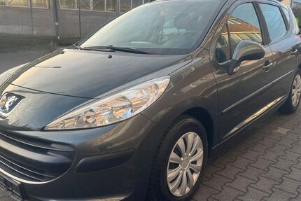 Peugeot 207 136.000 km 2.450 &euro; Recklinghausen 45663