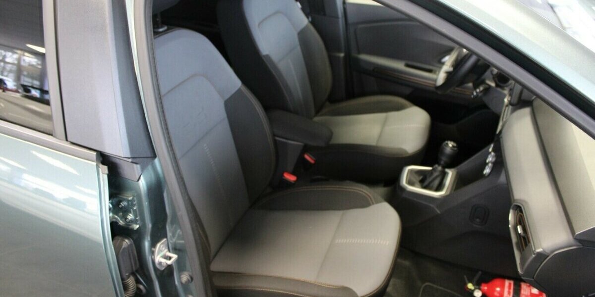 Dacia Jogger TCe 110 Extrem - 7-Sitzer- 24.344 km 18.980 &euro; Euskirchen 53881