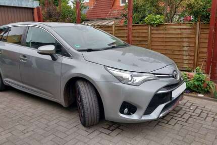 Toyota Avensis 83.500 km 17.700 &euro; Magdeburg, Landeshauptstadt 39116