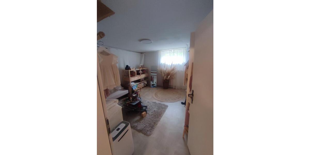 Freistehender Einfamilienhaus mit ausgebauten Keller Studio 5 zimmer