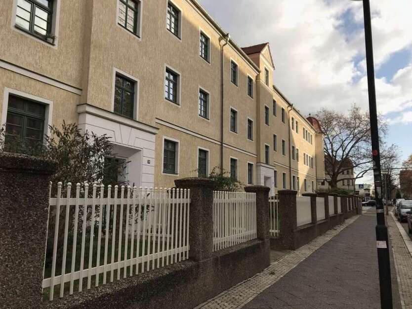 Wohnung zum Mieten in Halle (Saale) 450 € 64.61 m²