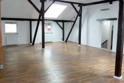 Haus Kiedrich - 5 Zimmer, 213 m&sup2;, 2.226&euro; | Angebot:24566302