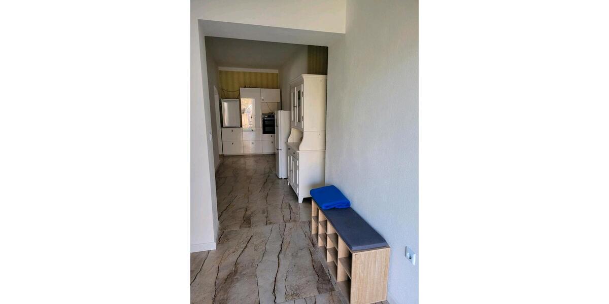 Wohnheinheit im Haus... WG, Familien und Handwerker 4 zimmer