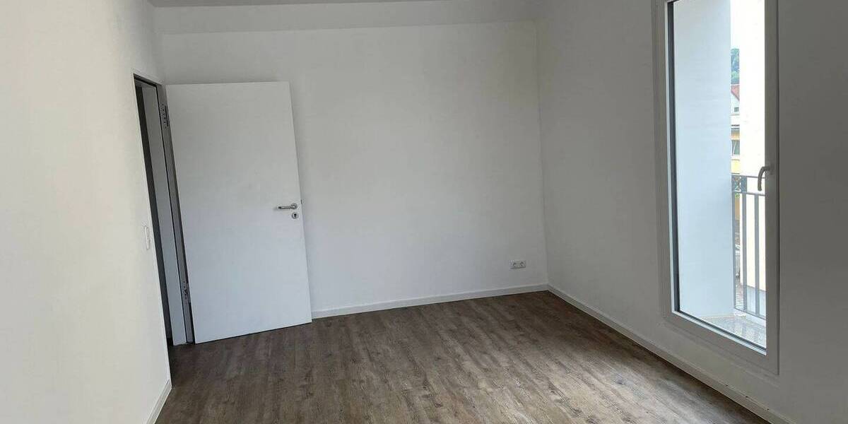 Etagenwohnung Springe - 2 Zimmer, 70 m&sup2;, 735&euro; | Angebot:26433849