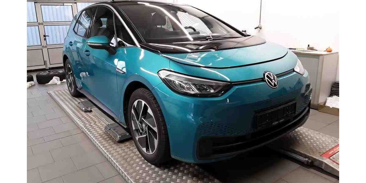 VW ID.3 27.645 km 23.890 &euro; Uffenheim 97215