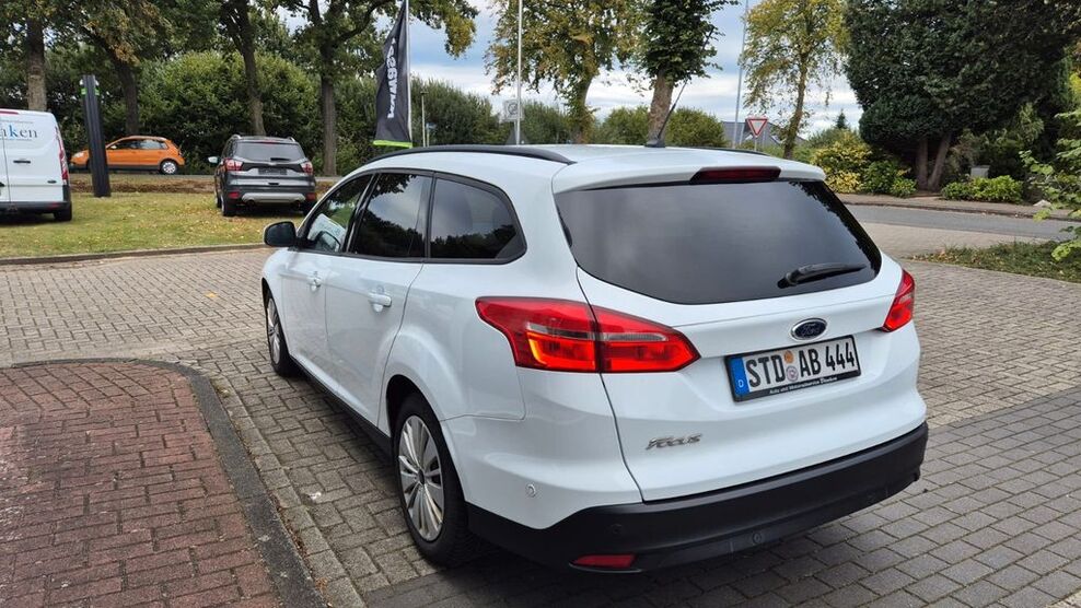 Ford Focus 91.000 km 10.450 € Oldendorf 21726