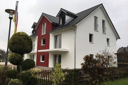Hochwertig ausgestattete 3 Zimmer-Whg. mit EBK