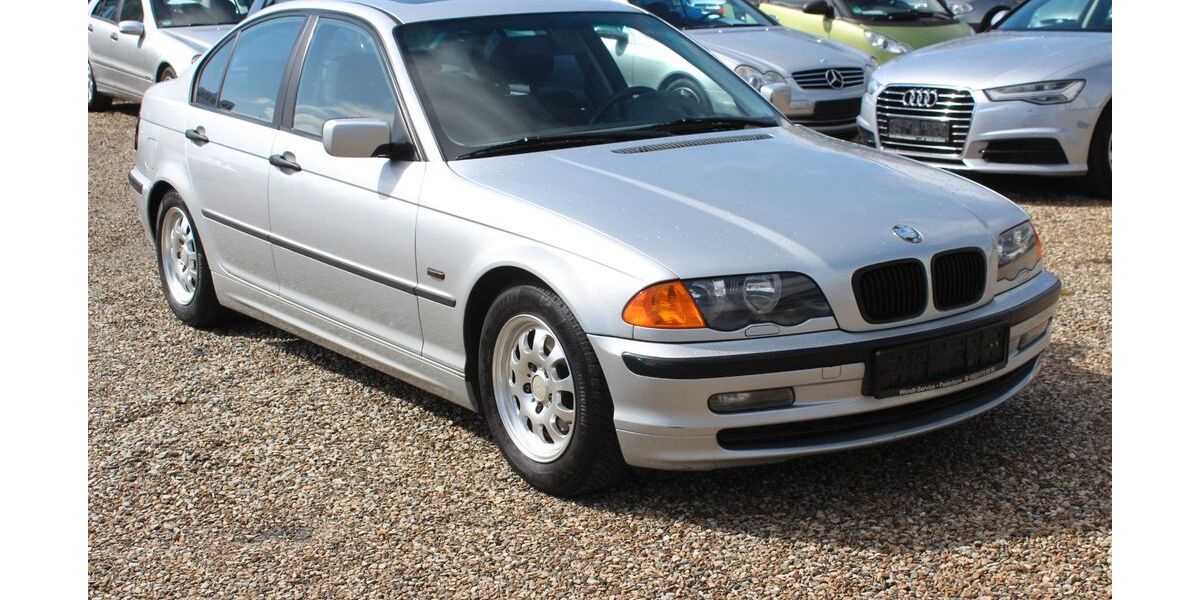 BMW 320 320.000 km 1.990 &euro; Paderborn 33106