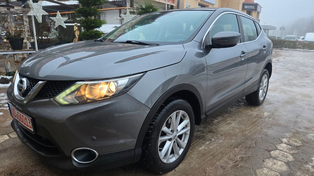 Nissan Qashqai 117.000 km 9.900 &euro; Lübeck 23568