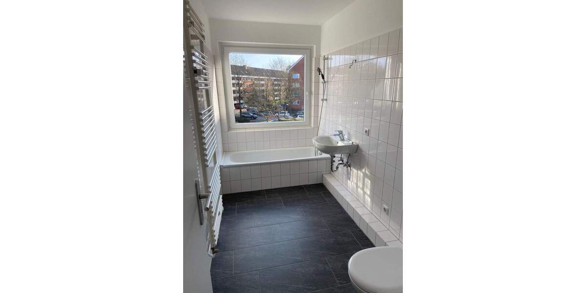 Etagenwohnung Lübeck St. Jürgen - 3 Zimmer, 86 m&sup2;, 950&euro; | Angebot:25472460