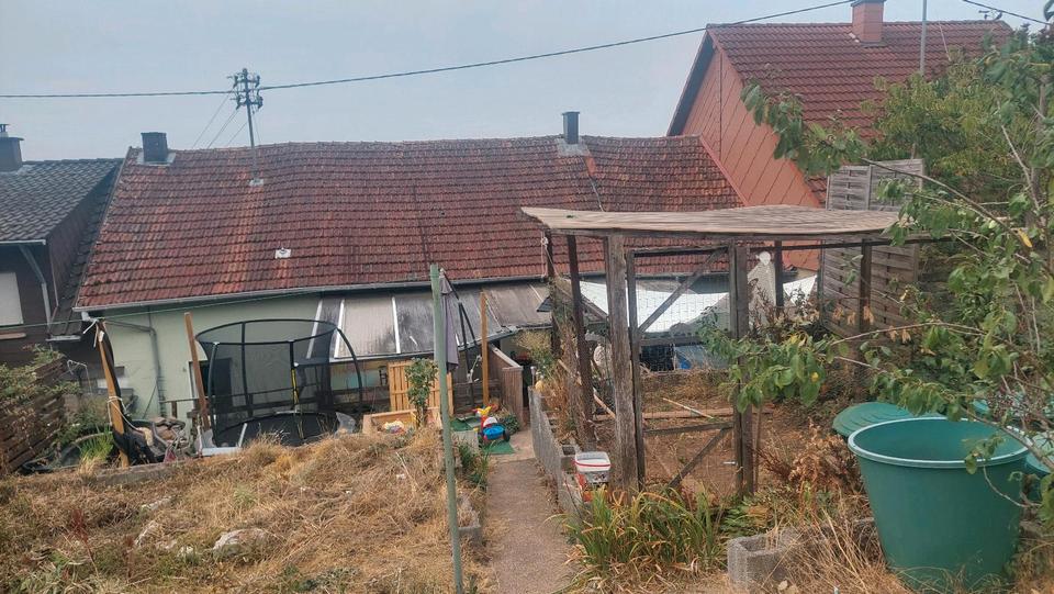 Reihenhaus Schmelz - 8 Zimmer, 130 m&sup2;, 49.000&euro; | Angebot:27436660