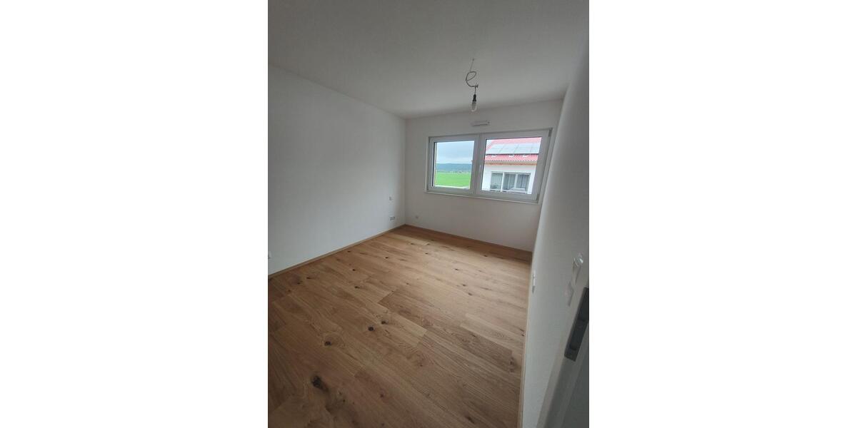 Etagenwohnung Satteldorf - 4 Zimmer, 136 m&sup2;, 1.300&euro; | Angebot:26019202