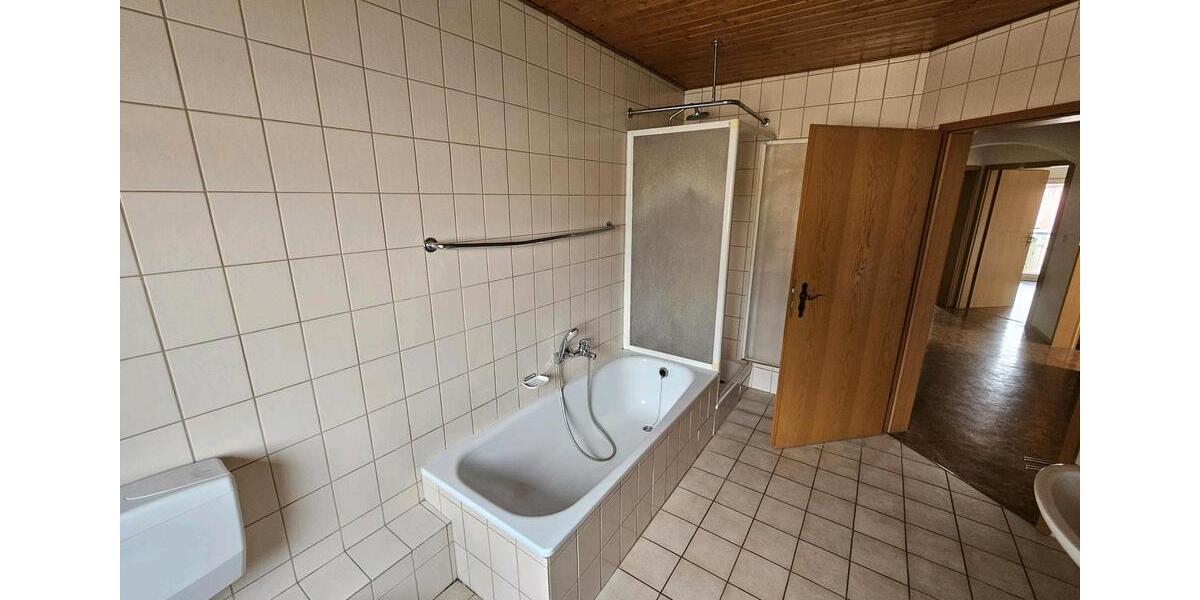 Doppelhaushälfte Wörth am Rhein - 6 Zimmer, 140 m&sup2;, 1.300&euro; | Angebot:25843112