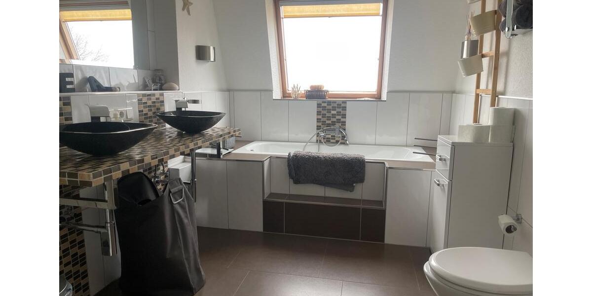 Dachgeschoßwohnung Remscheid Reinshagen - 3 Zimmer, 102 m&sup2;, 1.300&euro; | Angebot:24935000