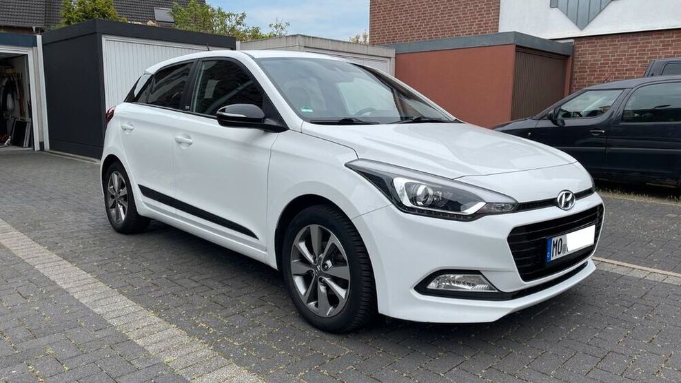i20