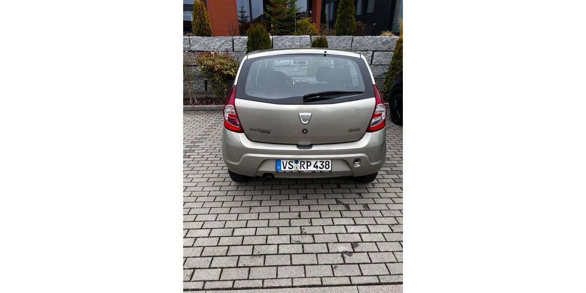 Dacia Sandero 88.000 km 3.499 &euro; Bräunlingen 78199