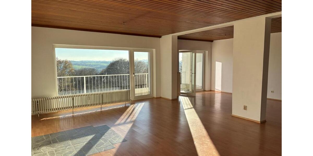 Hennef-Höhenlage: Große 3-Zi-Whg., einzigartige Waldrandlage, Balkon mit Fernblick, Kaminanschluss 3 zimmer