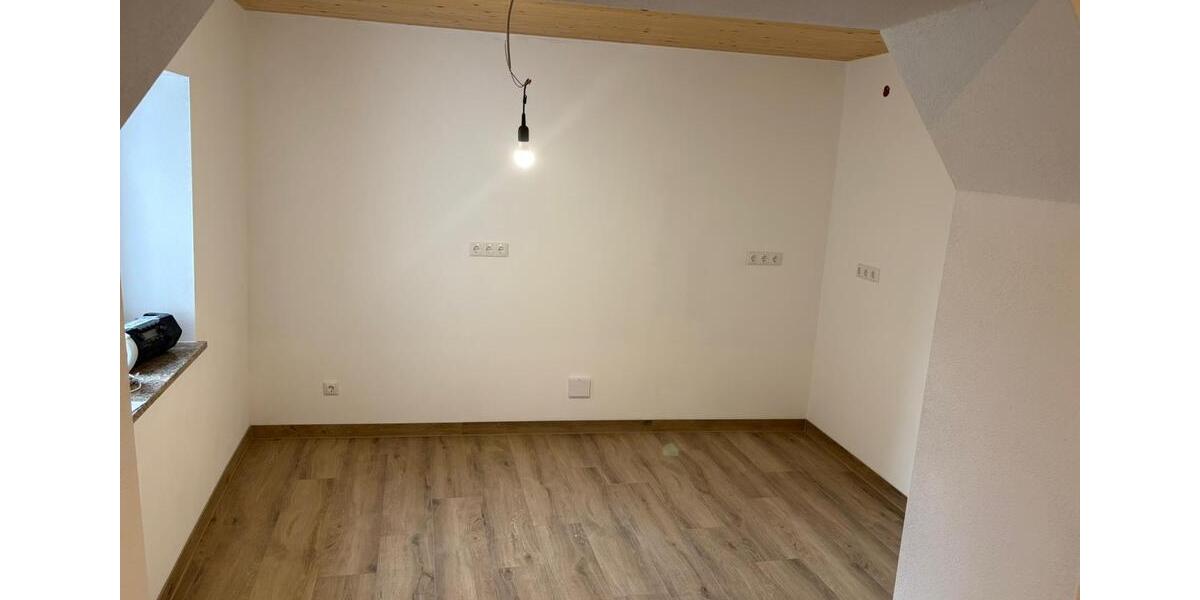 Einfamilienhaus Deggendorf - 3 Zimmer, 110 m&sup2;, 1.485&euro; | Angebot:25369868