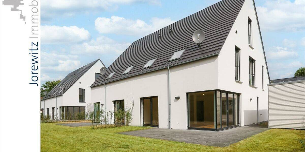 Erstbezug Bi-Senne: Moderne Doppelhaushälfte (KfW-Effizienzhaus 55) mit Carport, Terrasse und Garten 4 zimmer