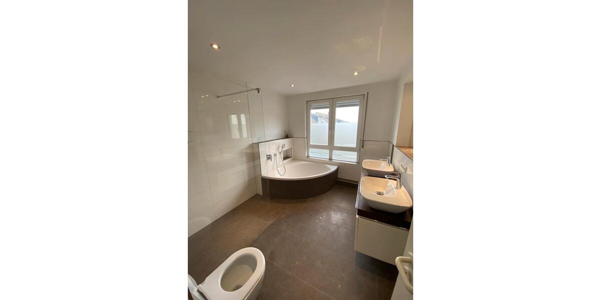 Reihenhaus Kelkheim (Taunus) - 5 Zimmer, 131 m&sup2;, 2.100&euro; | Angebot:24788876