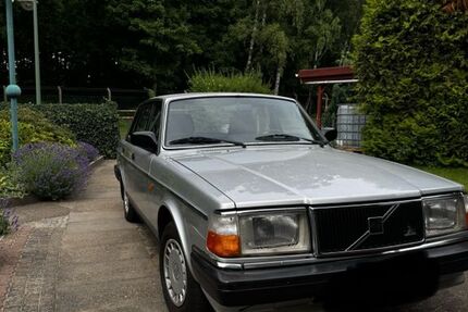 Volvo 244 102.000 km 15.999 € Tornesch 25436