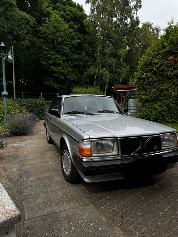 Volvo 244 102.000 km 15.999 € Tornesch 25436