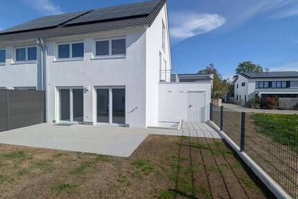 Haus Gärtringen - 6 Zimmer, 158 m&sup2;, 2.900&euro; | Angebot:26629210
