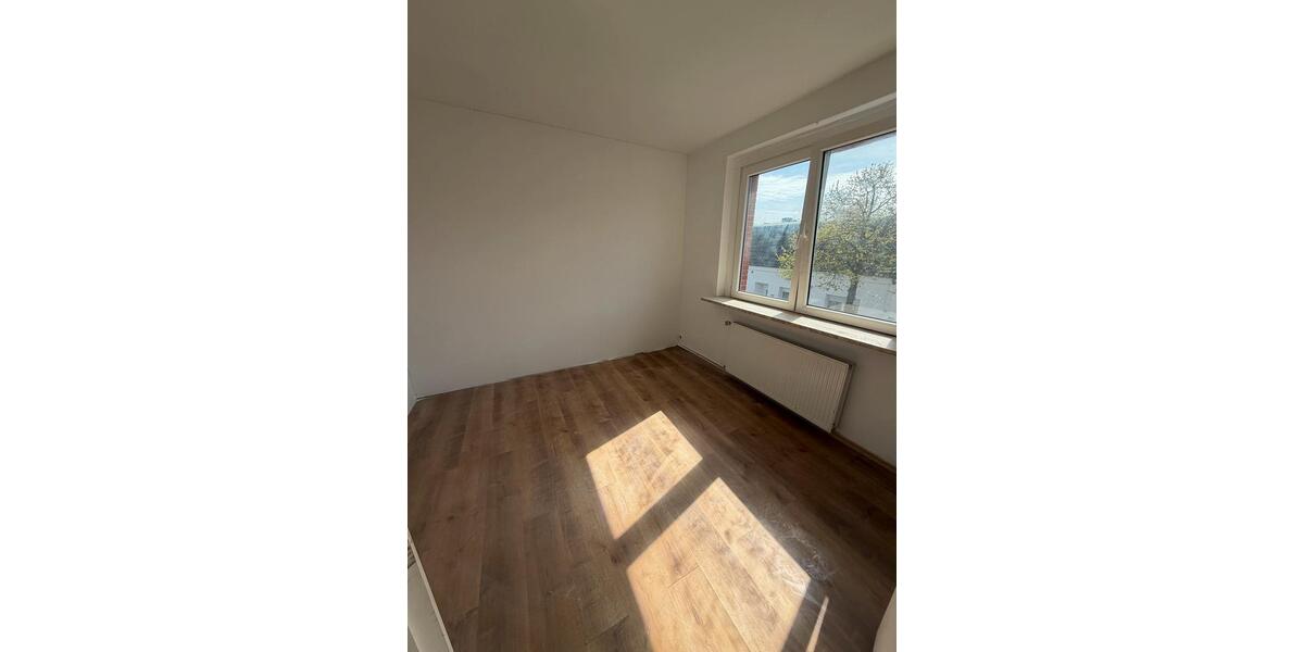 Mehrfamilienhaus, Wohnhaus Gronau (Westfahlen) - 8 Zimmer, 250 m&sup2;, 400&euro; | Angebot:26665359