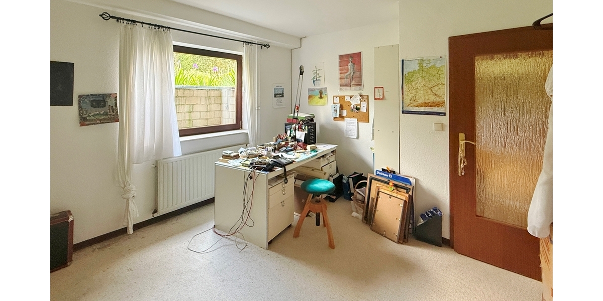 Frankfurt-Nieder-Erlenbach: Einmalige Lage! Großzügiges Villenanwesen am Bebauungsrand - Einfamilienhaus Frankfurt am Main Bonames | Angebot:26334718