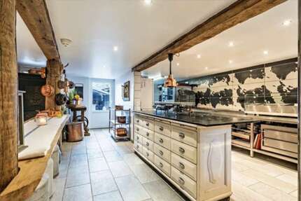 Haus zum Kaufen in Mosbach 699.000 € 380 m² 12 zimmer