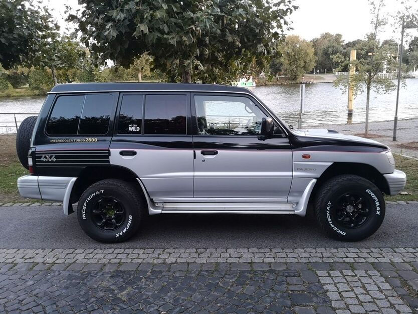 Mitsubishi Pajero 259.325 km 11.950 € Frankfurt am Main 65929