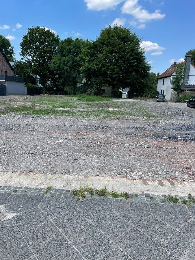 *** Baugrundstück in Ortskernlage, knapp 2.200 BGF plus Tiefgaragen möglich ***
