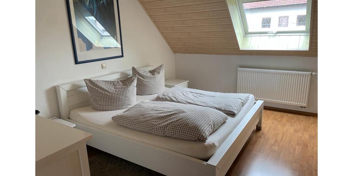 Einfamilienhaus Regensburg Brandlberg - 7 Zimmer, 200 m&sup2;, 2.400&euro; | Angebot:25442062