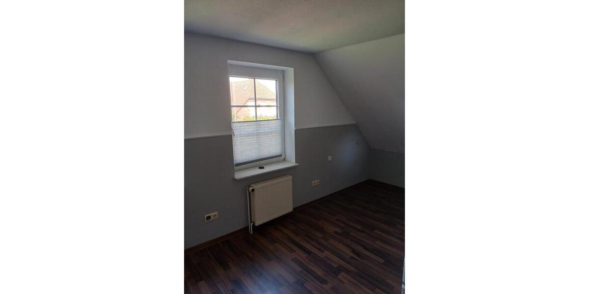 Etagenwohnung Norden - 5 Zimmer, 145 m&sup2;, 850&euro; | Angebot:26384877