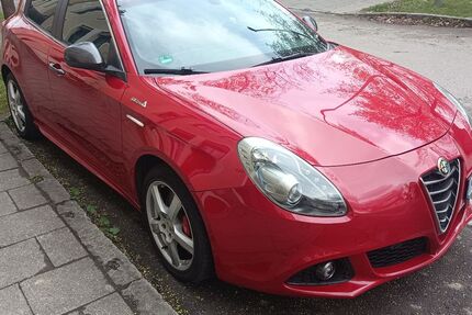Alfa Romeo Giulietta 103.200 km 9.300 &euro; München 81245