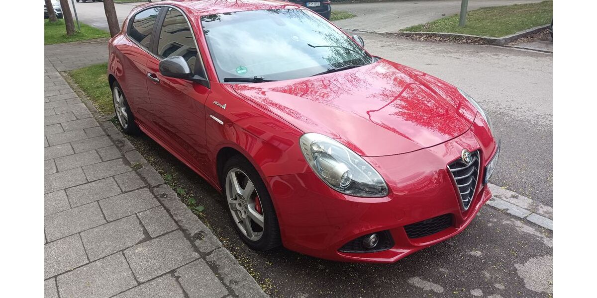Alfa Romeo Giulietta 103.200 km 9.300 &euro; München 81245