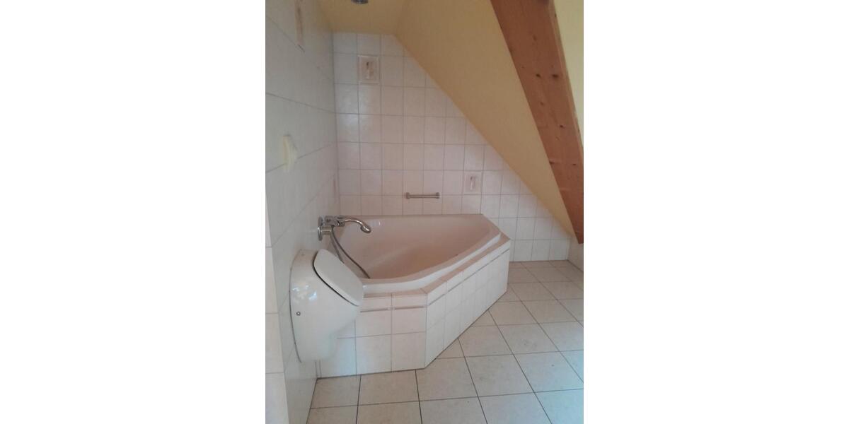 Dachgeschoßwohnung Föhren - 2 Zimmer, 78 m&sup2;, 675&euro; | Angebot:26177144