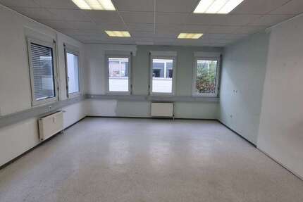 Gewerbeobjekt Karlsbad - 900&euro; | Angebot:23429923