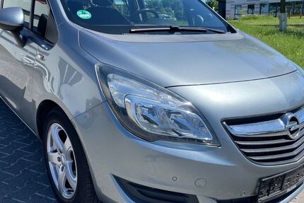 Opel Meriva 157.260 km 4.999 &euro; Paderborn 33104