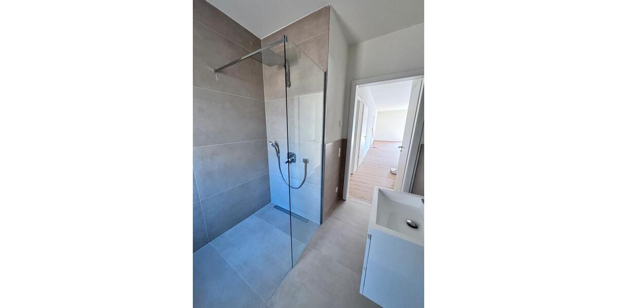 Einfamilienhaus Gummersbach - 3.5 Zimmer, 146 m&sup2;, 1.900&euro; | Angebot:25363993