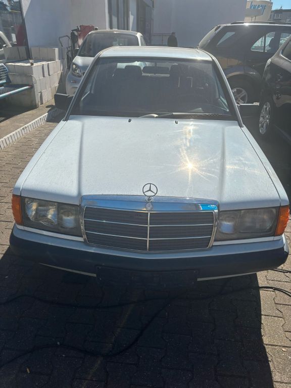 Mercedes-Benz 190 151.000 km 5.900 € Bergheim-Niederaussem 50129