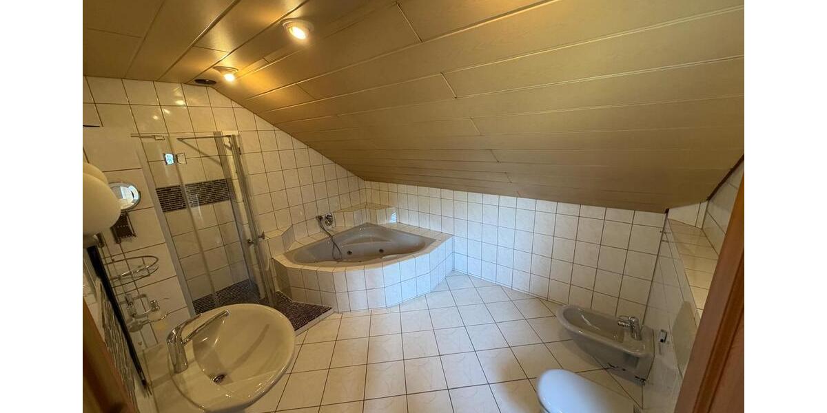 Einfamilienhaus Wadern - 5 Zimmer, 146 m&sup2;, 360.000&euro; | Angebot:26822649