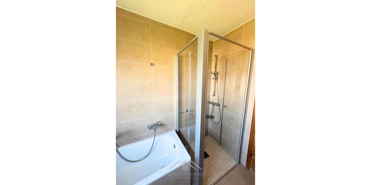 Dachgeschoßwohnung Hessisch Oldendorf - 3 Zimmer, 85 m&sup2;, 750&euro; | Angebot:26591128