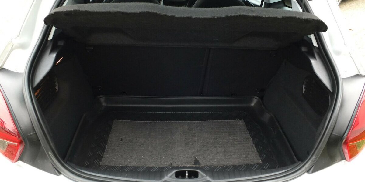 Peugeot 208 1.2 PURE TECH ALLURE KLIMAPDC SHZ SPORT LMF 98.599 km 7.500 &euro; Köln 50858