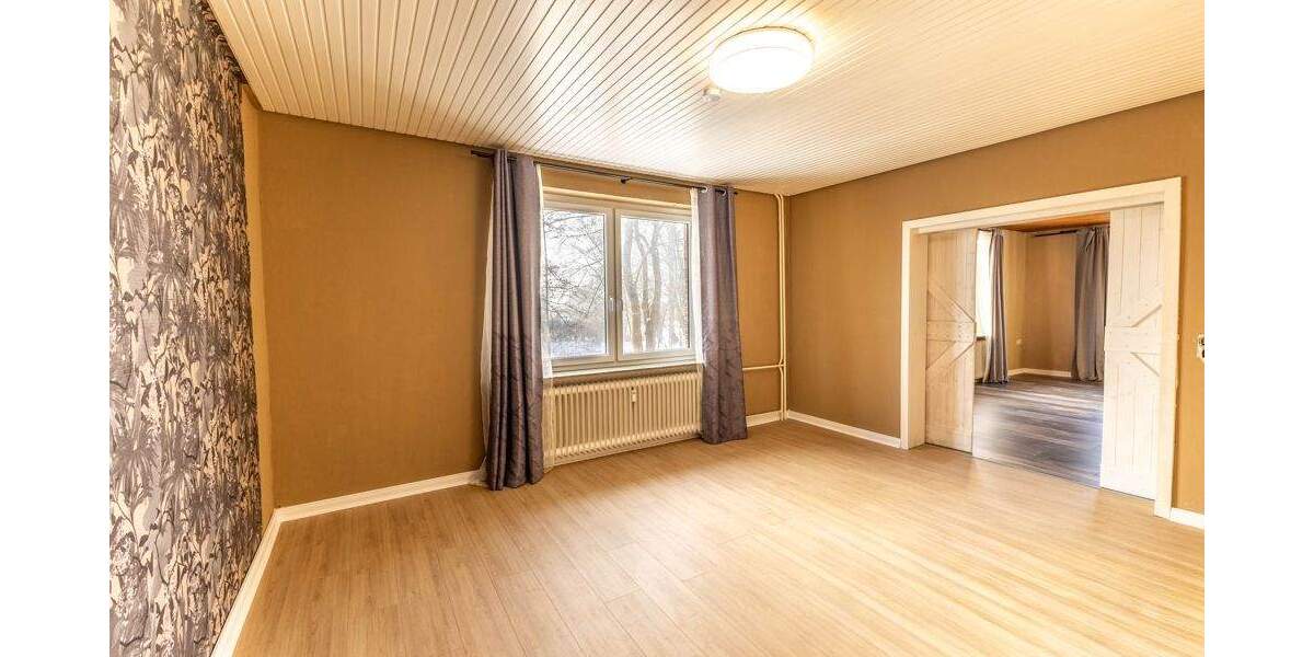 Mehrfamilienhaus, Wohnhaus Krempel - 7 Zimmer, 210 m&sup2;, 298.000&euro; | Angebot:26903888